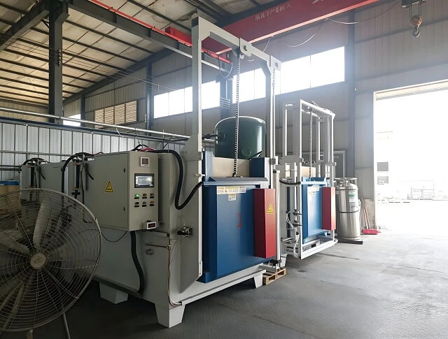 Tungku tempering Ruang Industri dengan pintu yang terbuka secara vertikal
