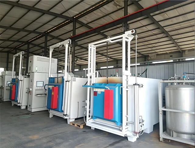 Tungku tempering Ruang Industri dengan pintu yang terbuka secara vertikal