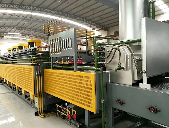 Suasana Terkendali Roller Mesh Belt Tungku Karburasi Tungku Untuk Sekrup