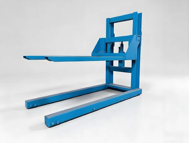 Stacker Pallet Hidraulik Manual Untuk Bongkar Muat Benda Kerja Logam